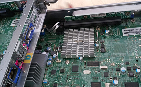 為什么服務器總是開著？電腦可以當服務器嗎？